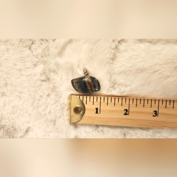 Crystal Stone And Silver Ring - Picture 5 of 8